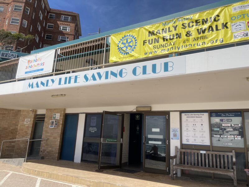 マンリービーチ Manly Life Saving Clubの外観