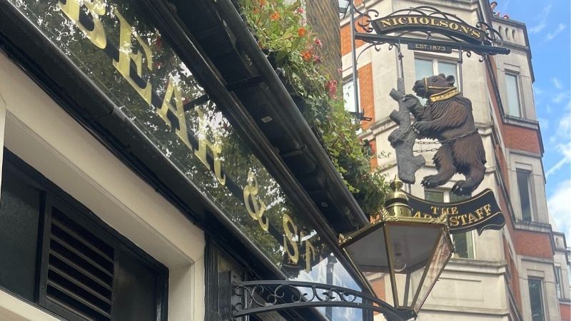 ロンドンのパブ