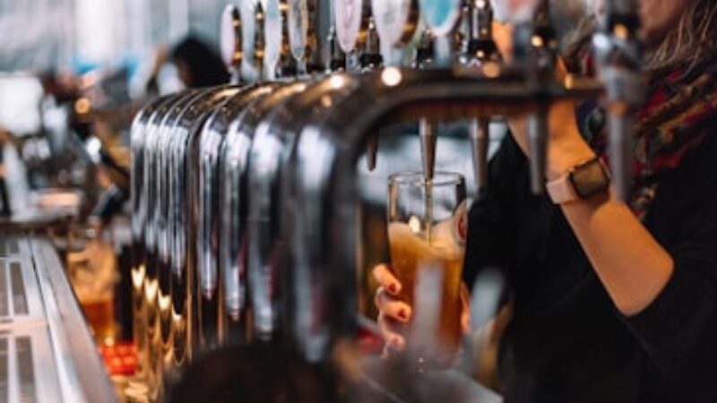 ロンドンのパブのビールサーバー