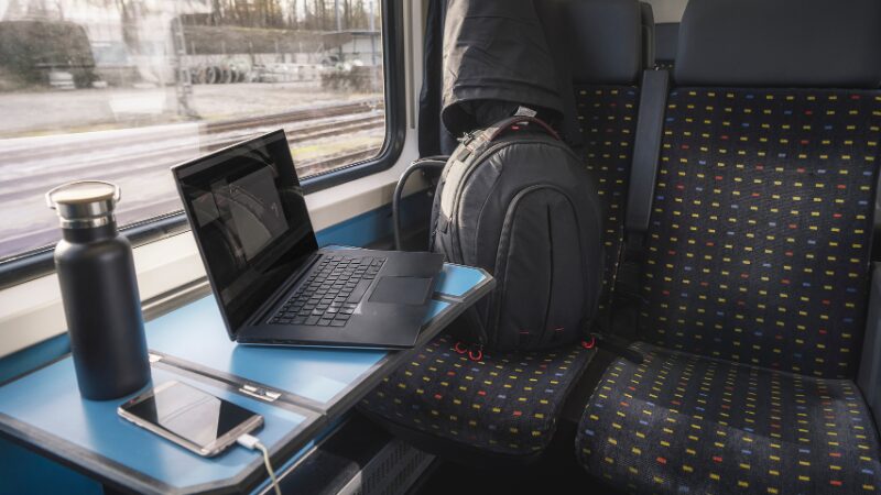 スイス2等列車の座席の様子