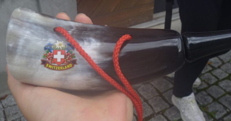 スイス マイエンフェルトにあるハイジ村のお土産屋さんで見つけたヤギ使いの笛