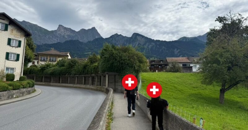 スイス マイエンフェルト駅からハイジコースをハイキングしている時の風景